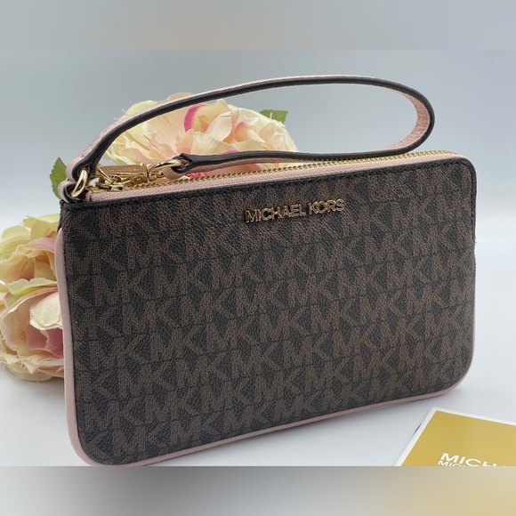 MICHAEL KORS Jet Set Travel Large Wristlet - Picture 14 of 16